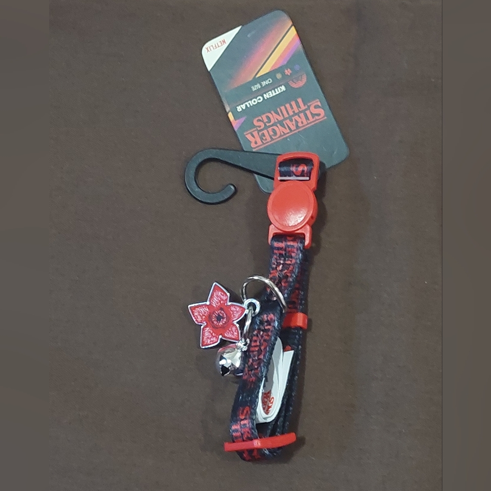 ** HOST PICK** Stranger Things Kitten Collar
